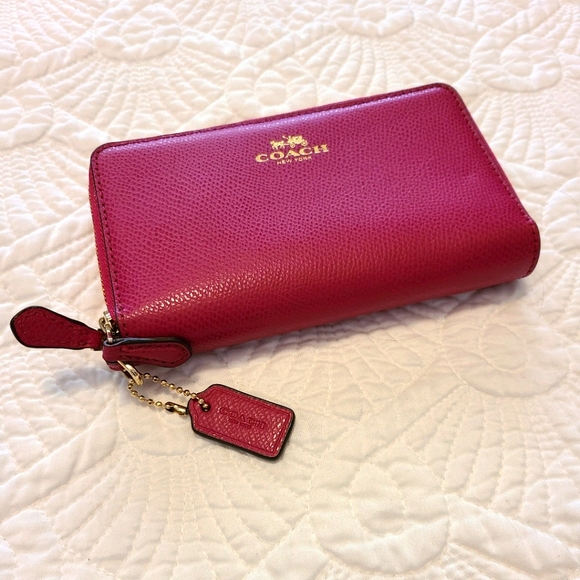 Coach Handbags - Coach Wallet
